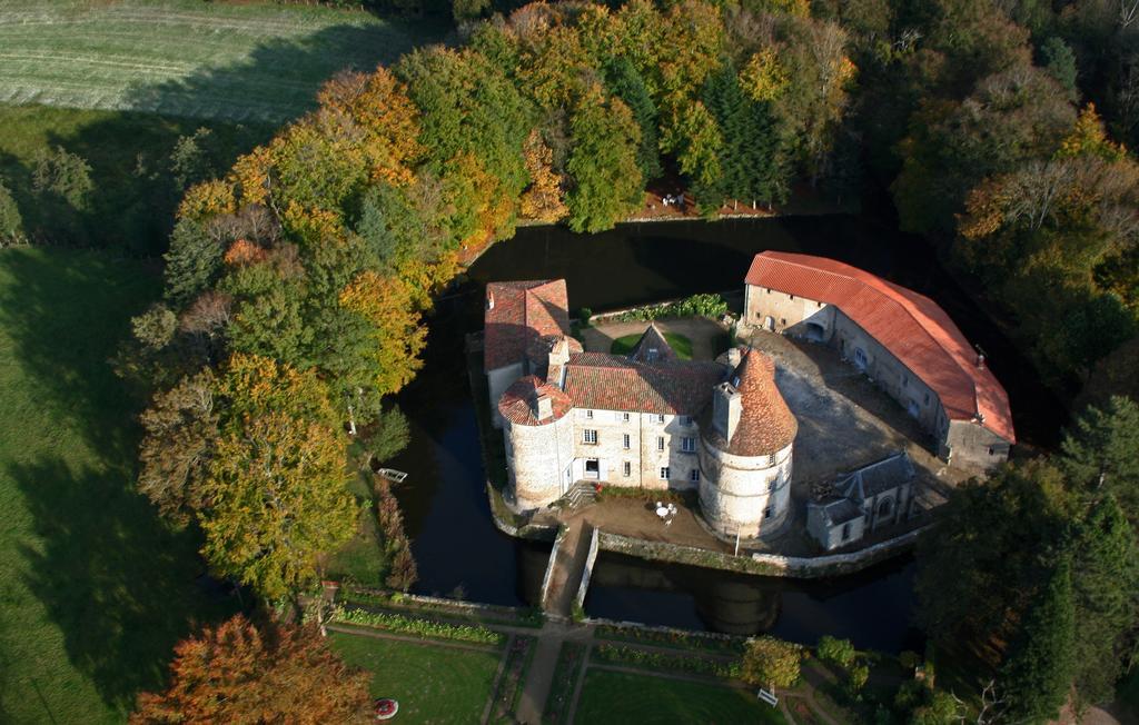 La Loge Du Chateau Saint-Dier-dʼAuvergne Dış mekan fotoğraf